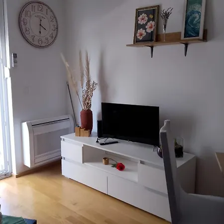 With A Parking Space - 23387 Apartman